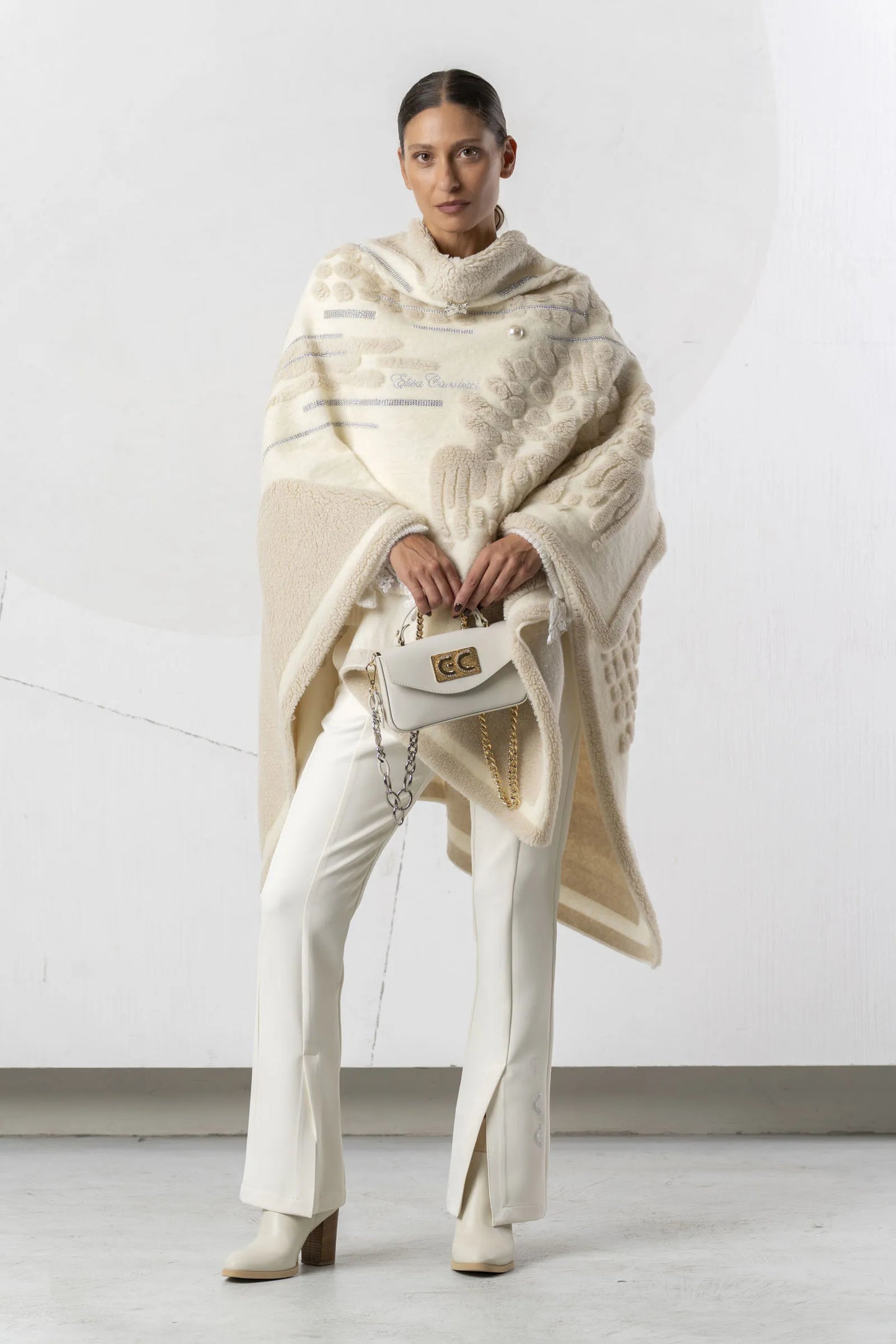 Capa ELISA CAVALETTI de punto beige ligera