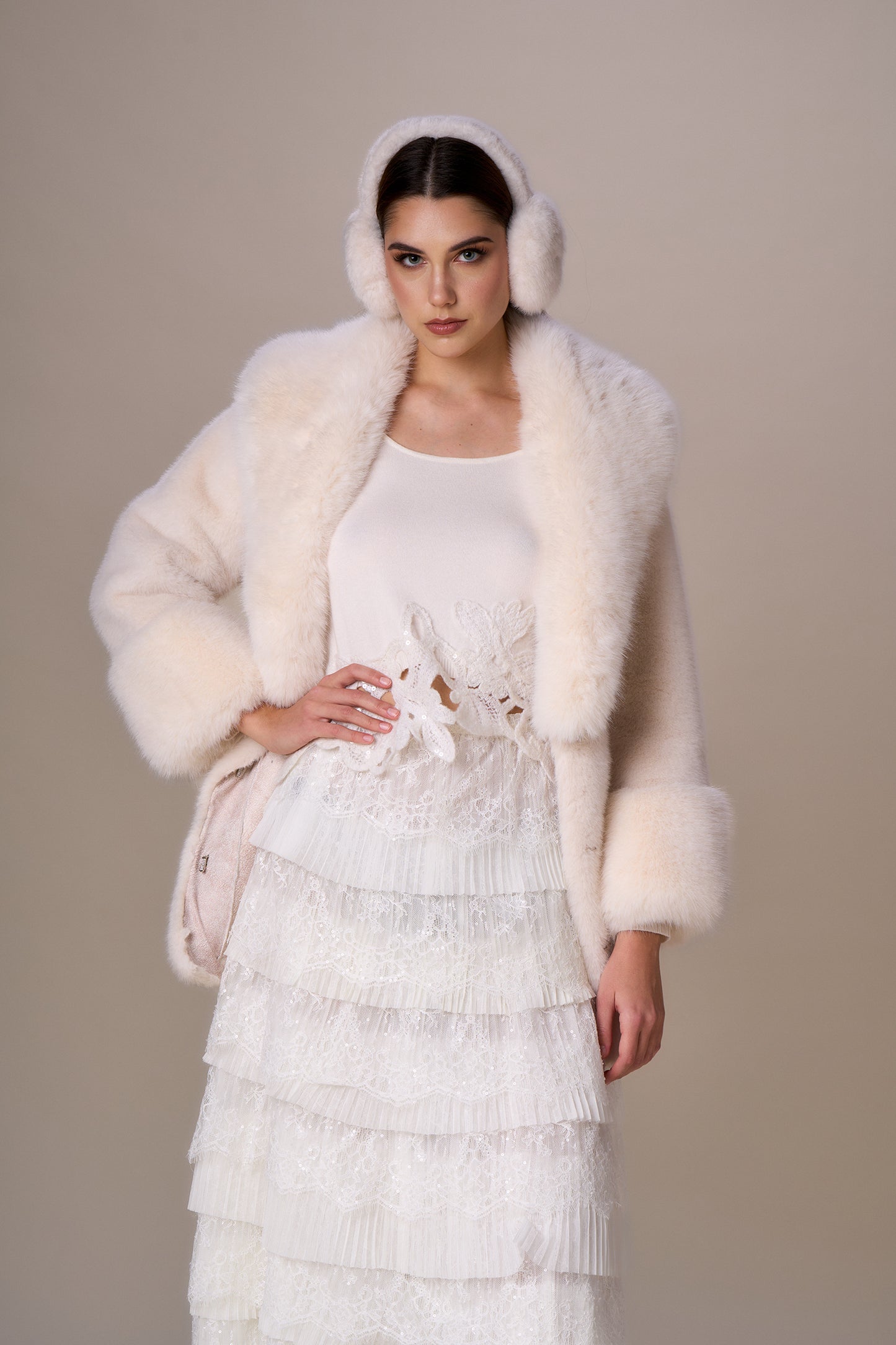 Abrigo NO SECRETS de simil piel crudo