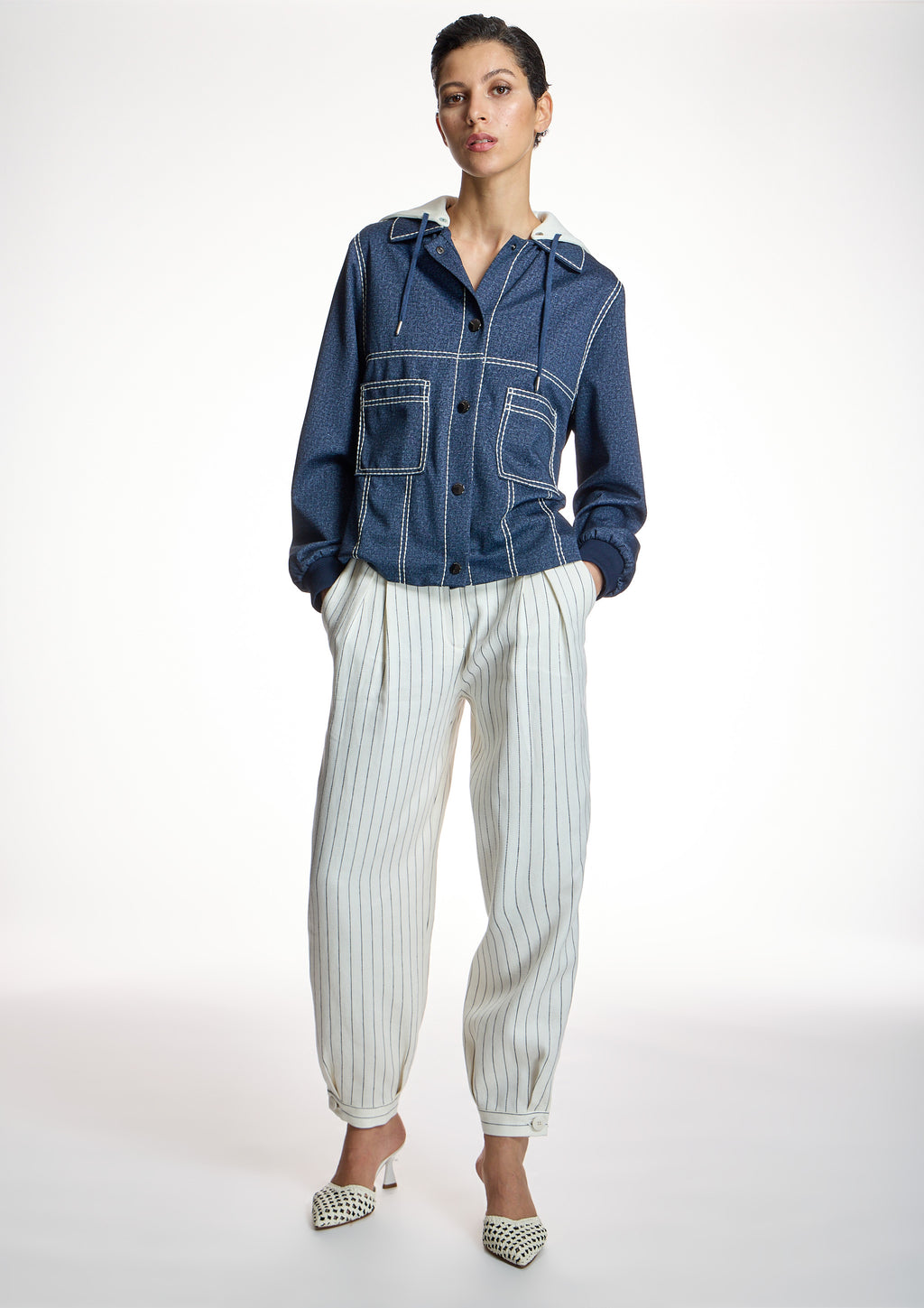 Chaqueta ALBA CONDE azul con pespuntes