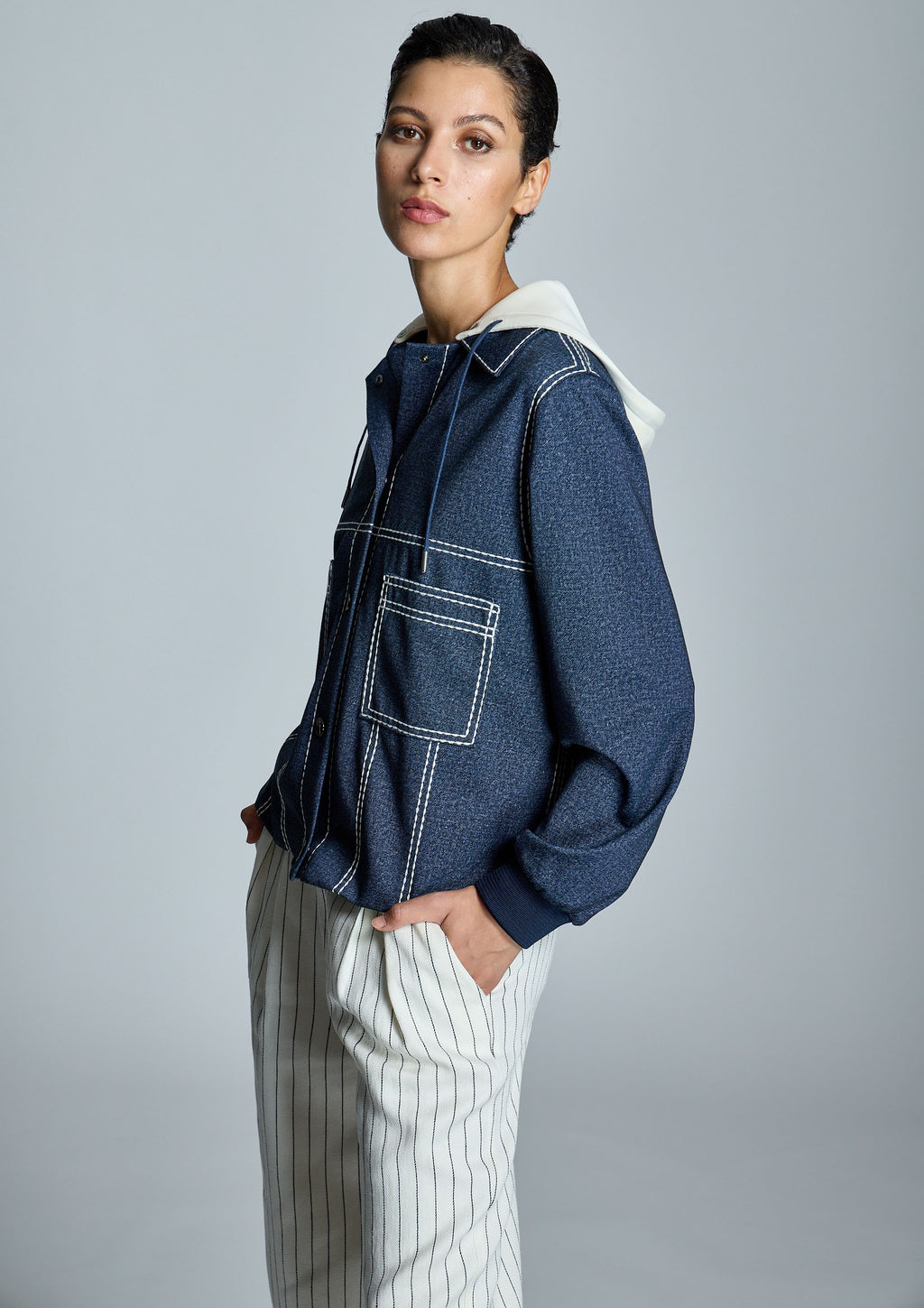 Chaqueta ALBA CONDE azul con pespuntes