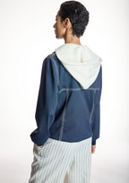 Chaqueta ALBA CONDE azul con pespuntes