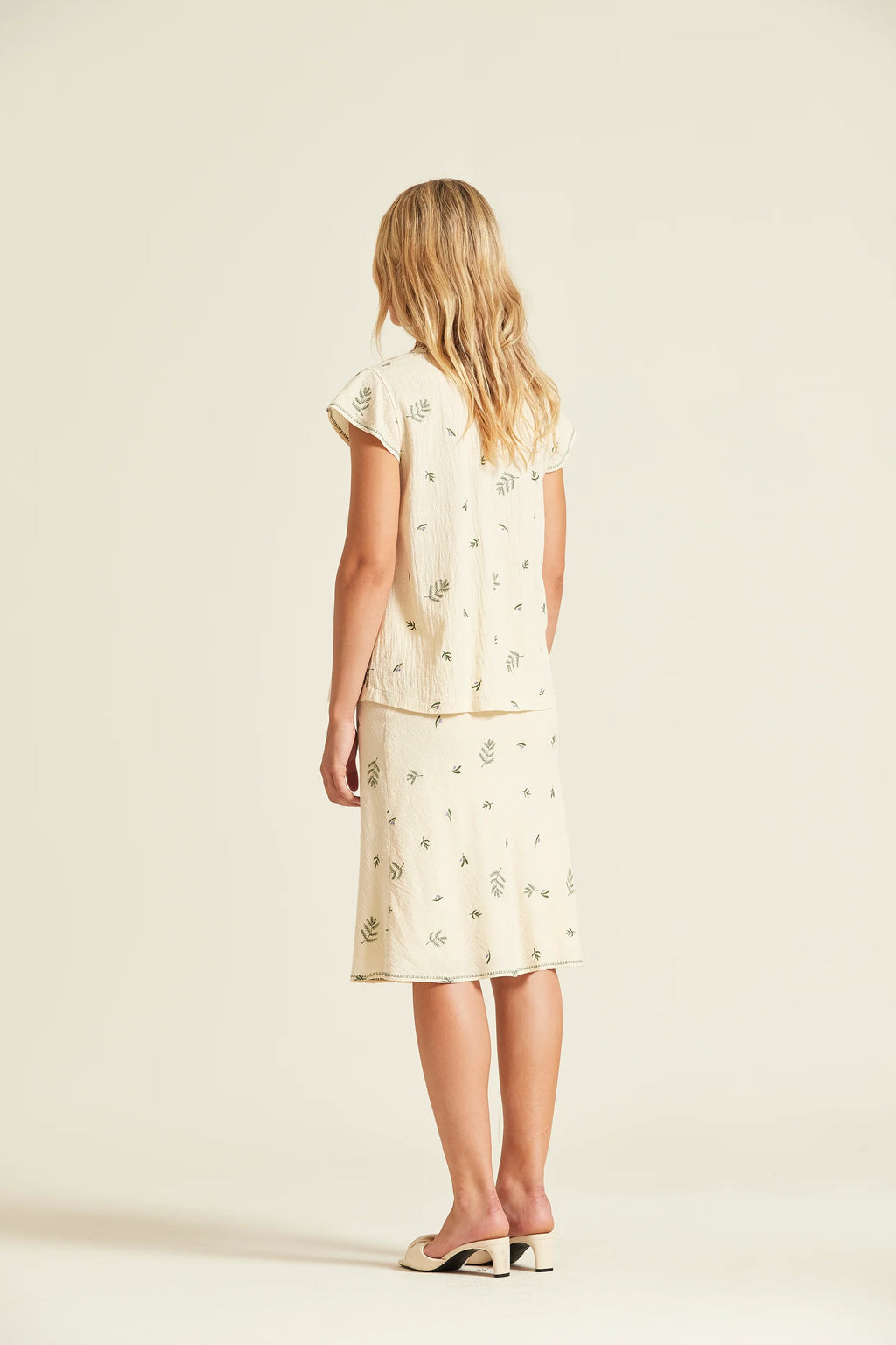 Blusa OKY modelo CUSTIR