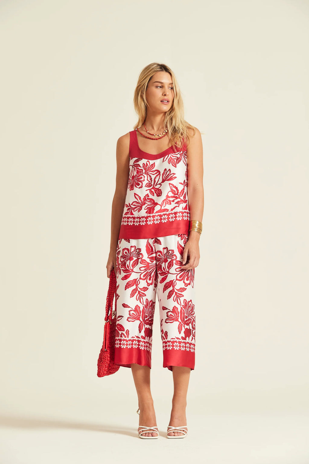 Conjunto OKY-OKY modelo NICEBO