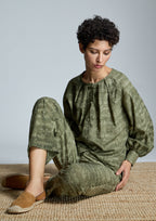 Blusa ALBA CONDE con texto bordado