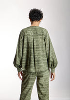 Blusa ALBA CONDE con texto bordado