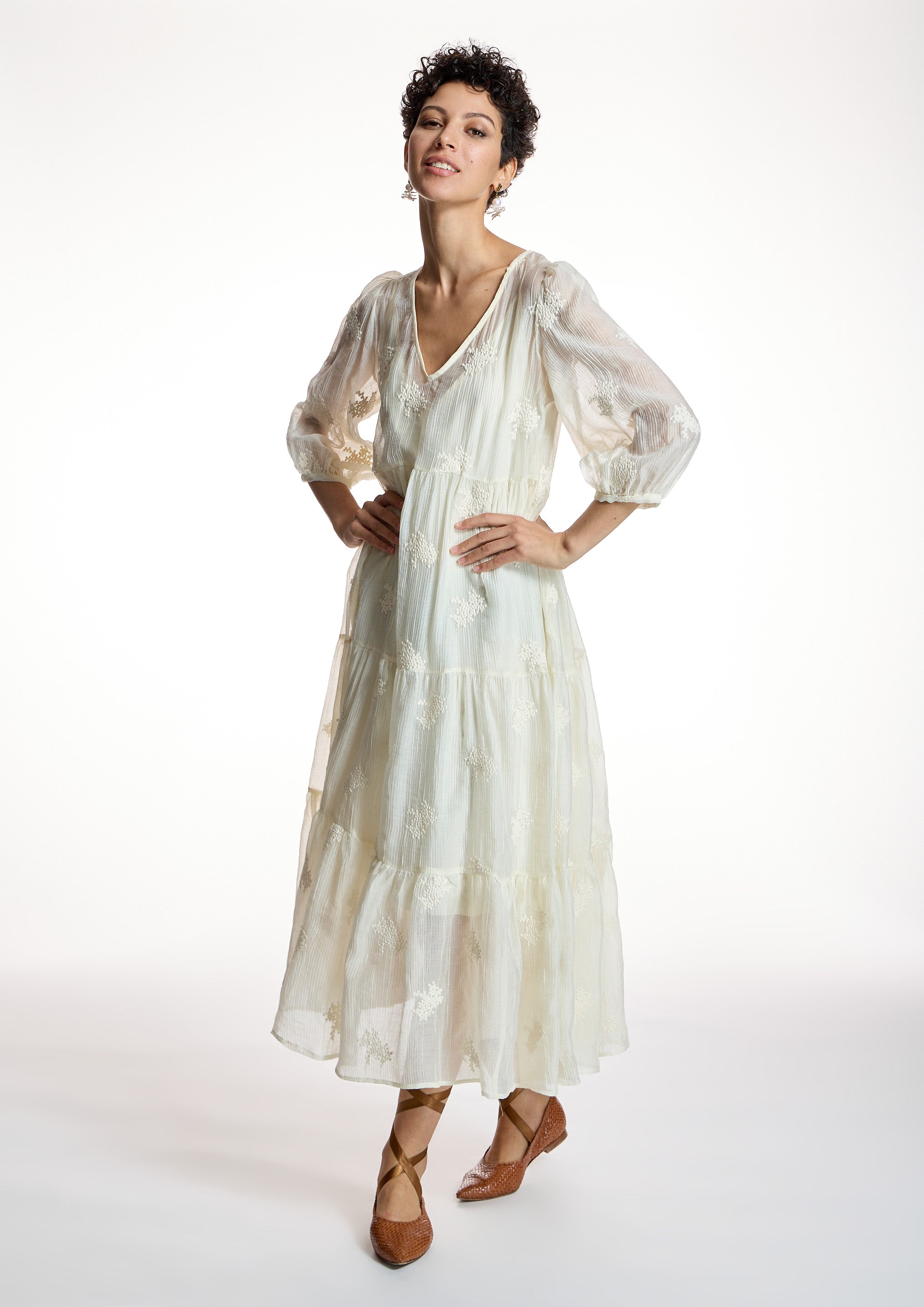 Vestido ALBA CONDE crudo romántico