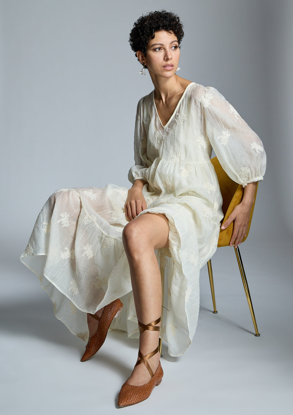 Vestido ALBA CONDE crudo romántico