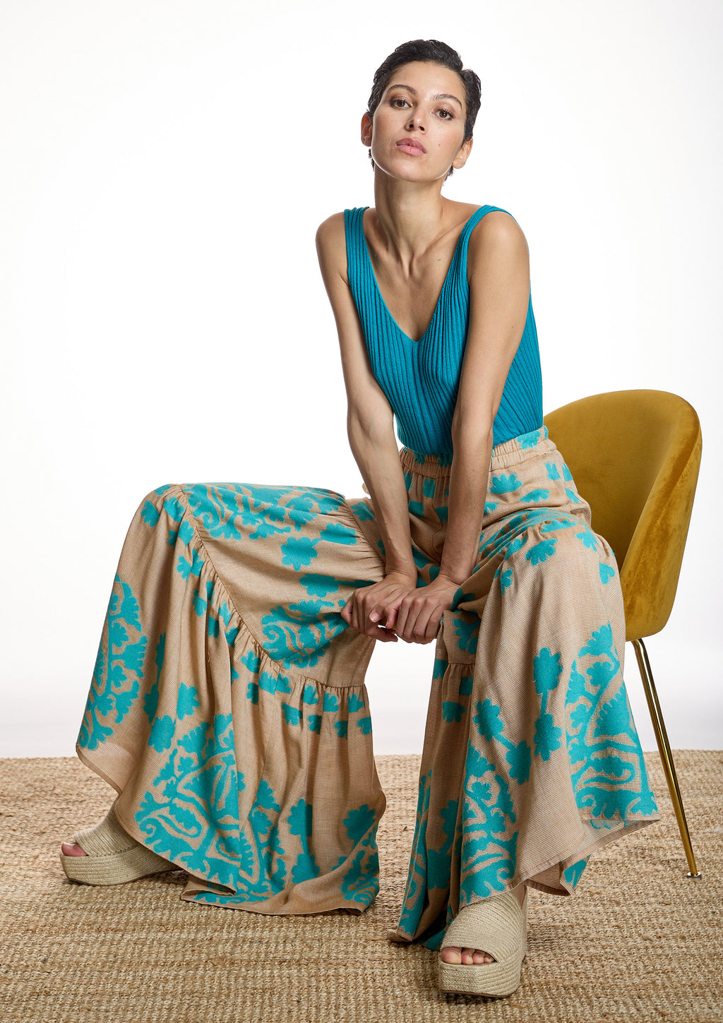 Pantalón ALBA CONDE amplio con dibujo