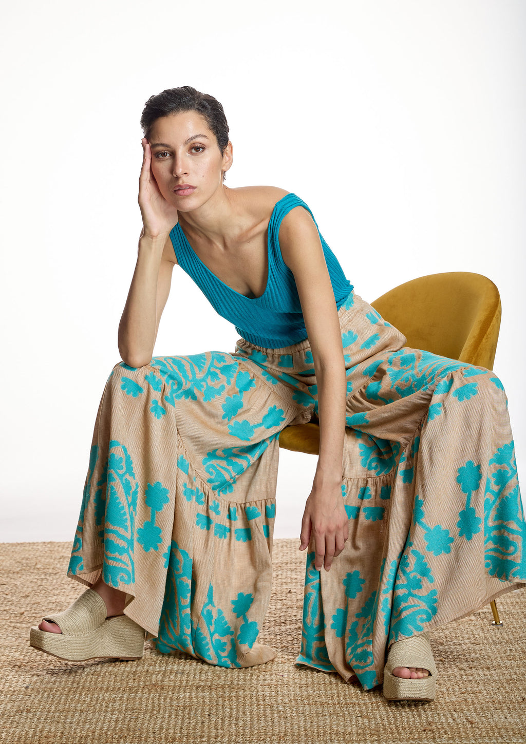 Pantalón ALBA CONDE amplio con dibujo