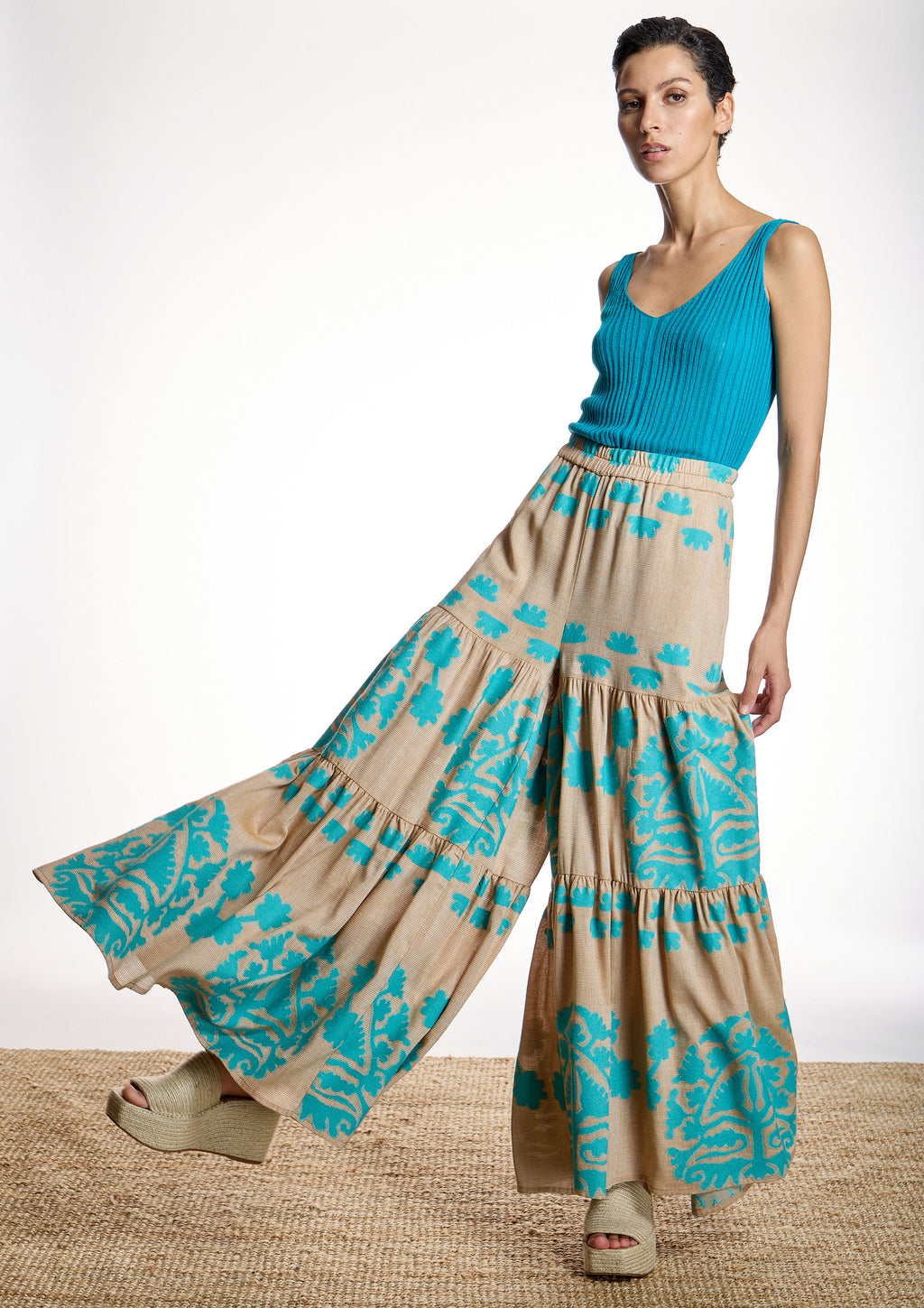 Pantalón ALBA CONDE amplio con dibujo