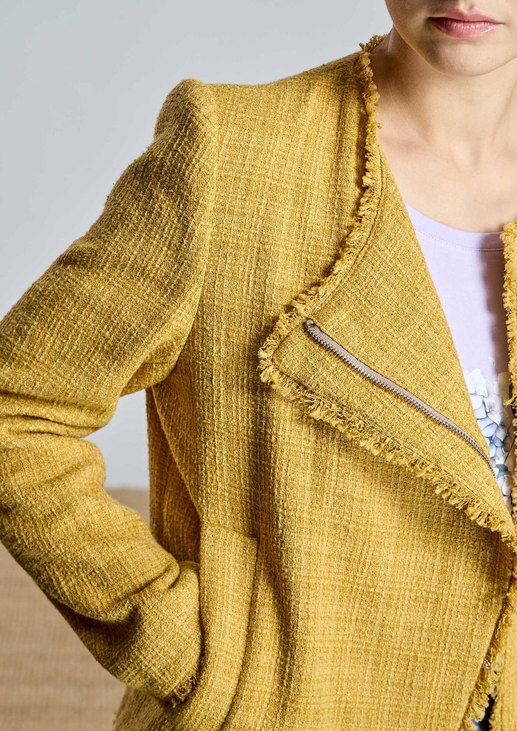 Chaqueta ALBA CONDE corta mostaza