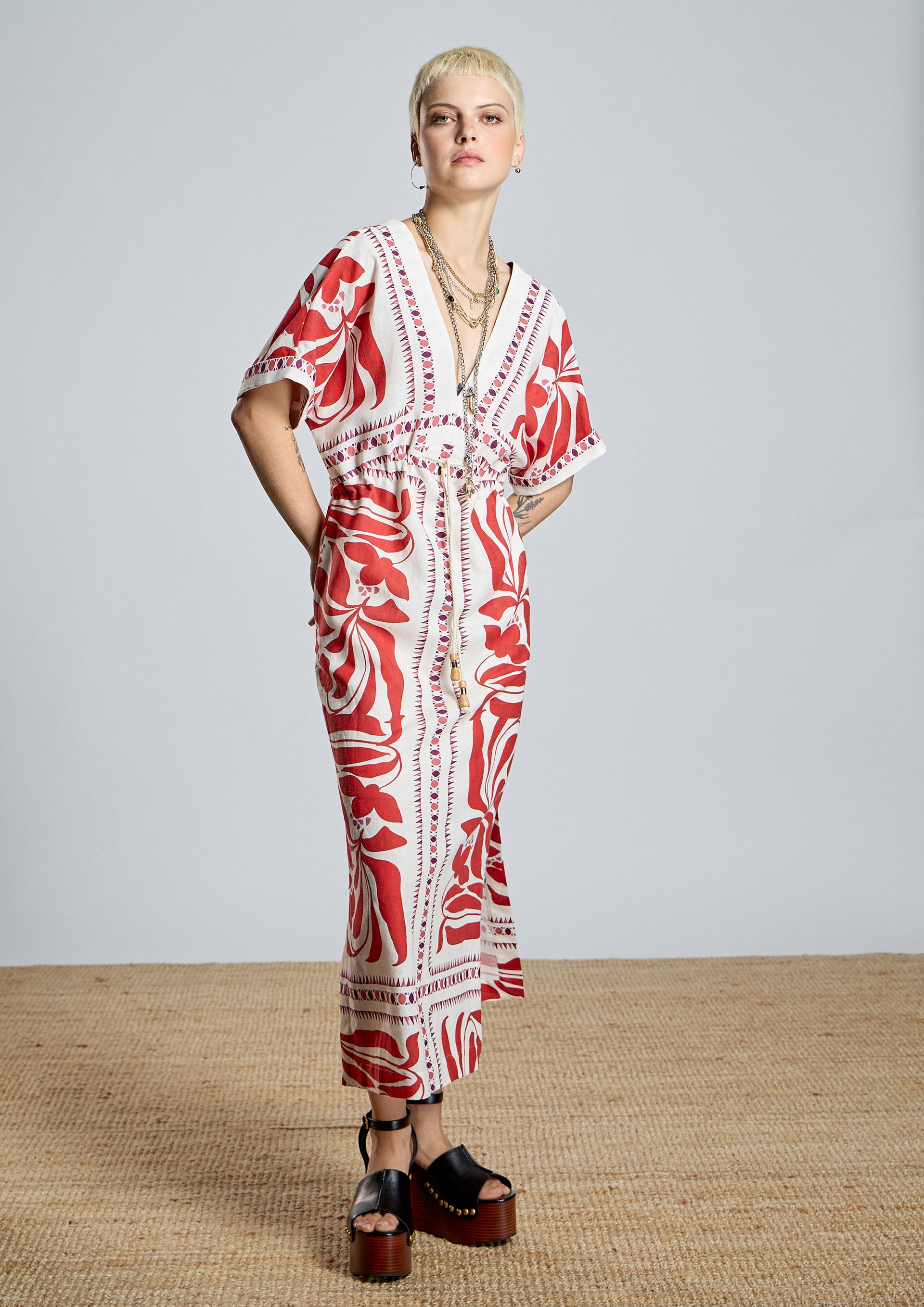 Vestido ALBA CONDE midi estampado étnico rojo