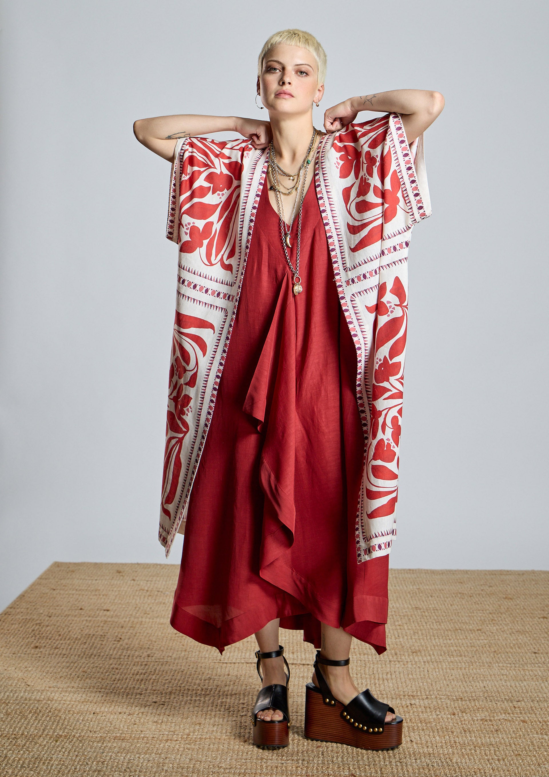 Vestido ALBA CONDE rojo con volante