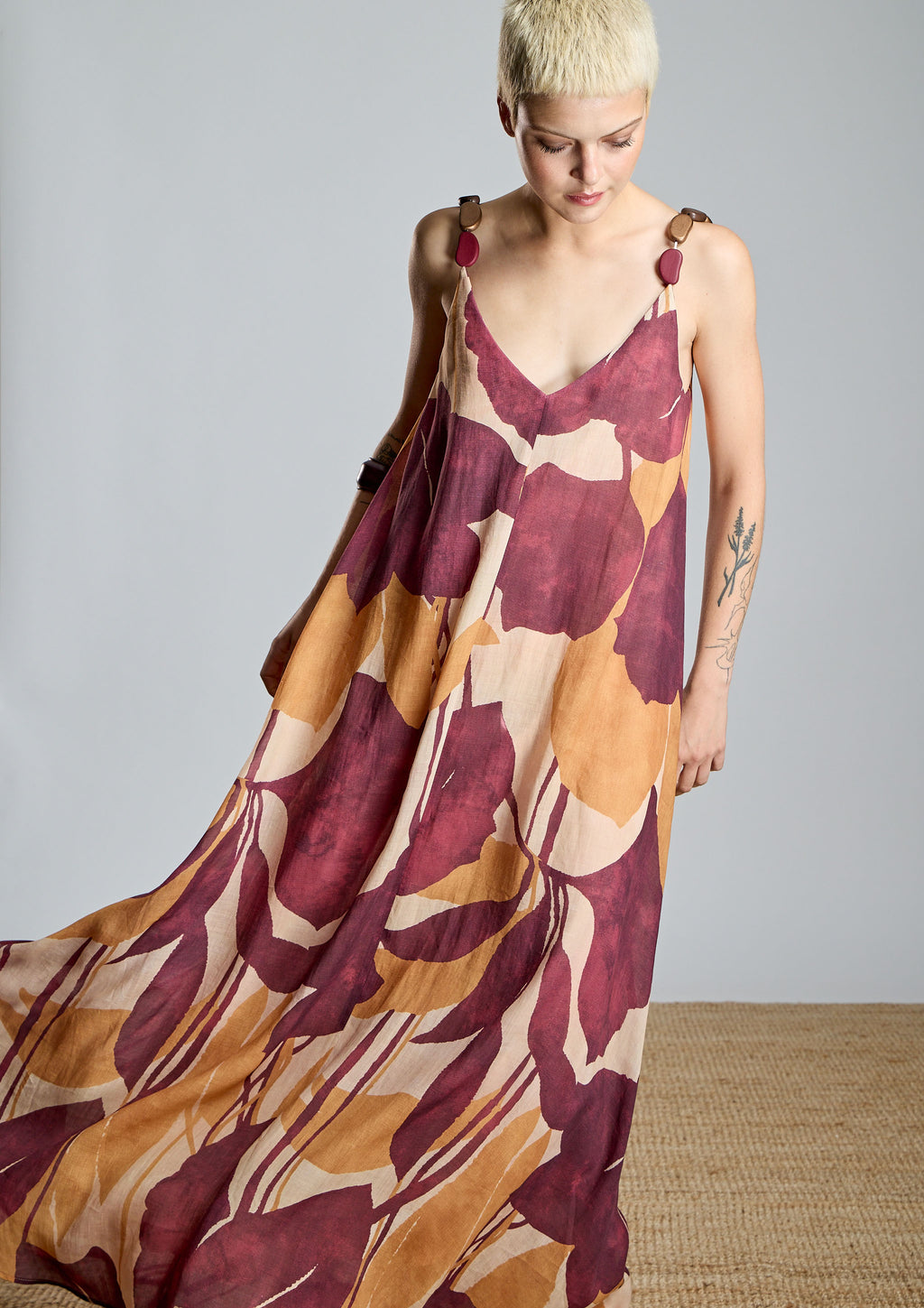 Vestido ALBA CONDE largo tirante fantasía