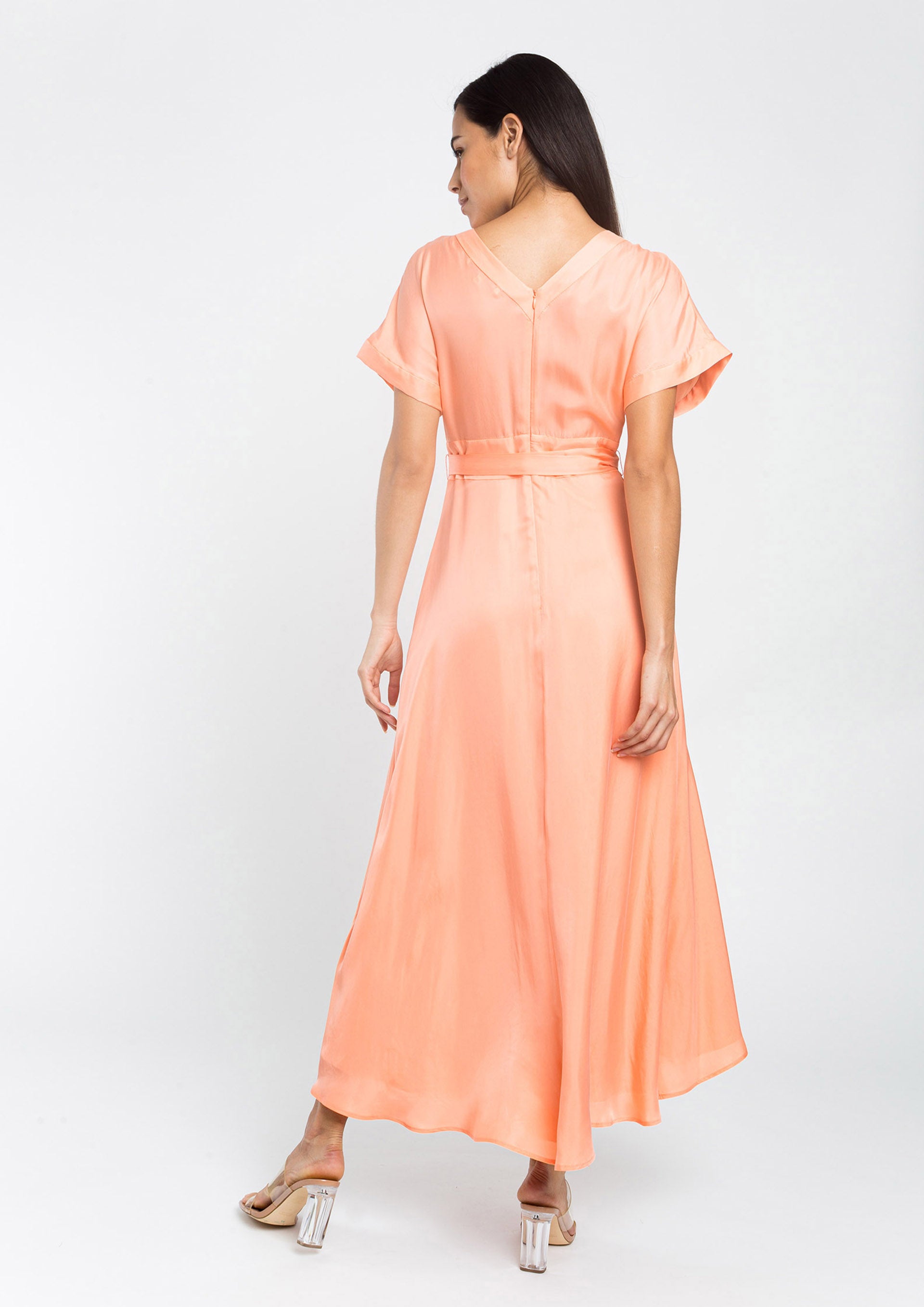 Vestido ALBA CONDE largo con falda evasé.