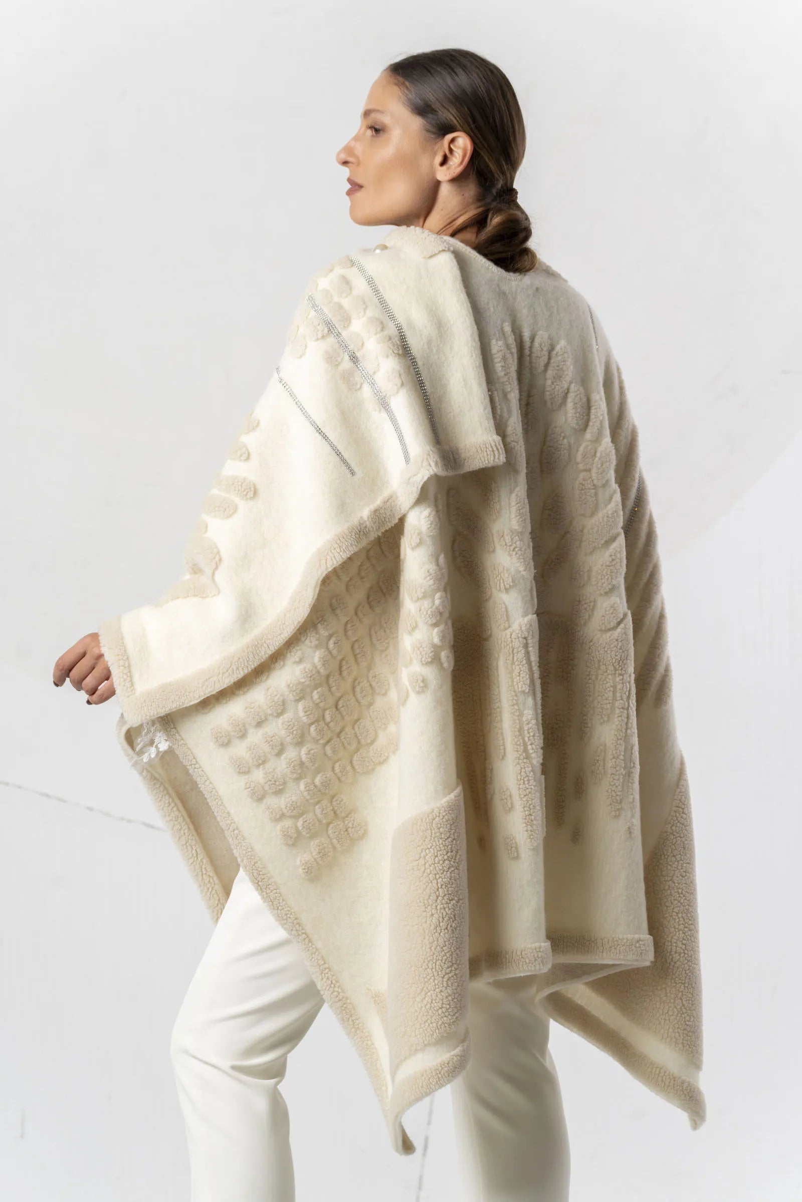 Capa ELISA CAVALETTI de punto beige ligera