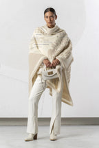 Capa ELISA CAVALETTI de punto beige ligera