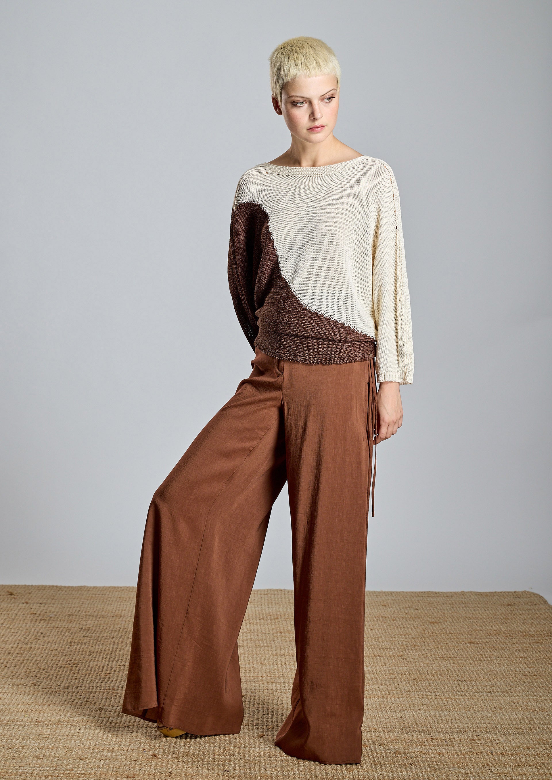 Pantalón ALBA CONDE fluido marrón