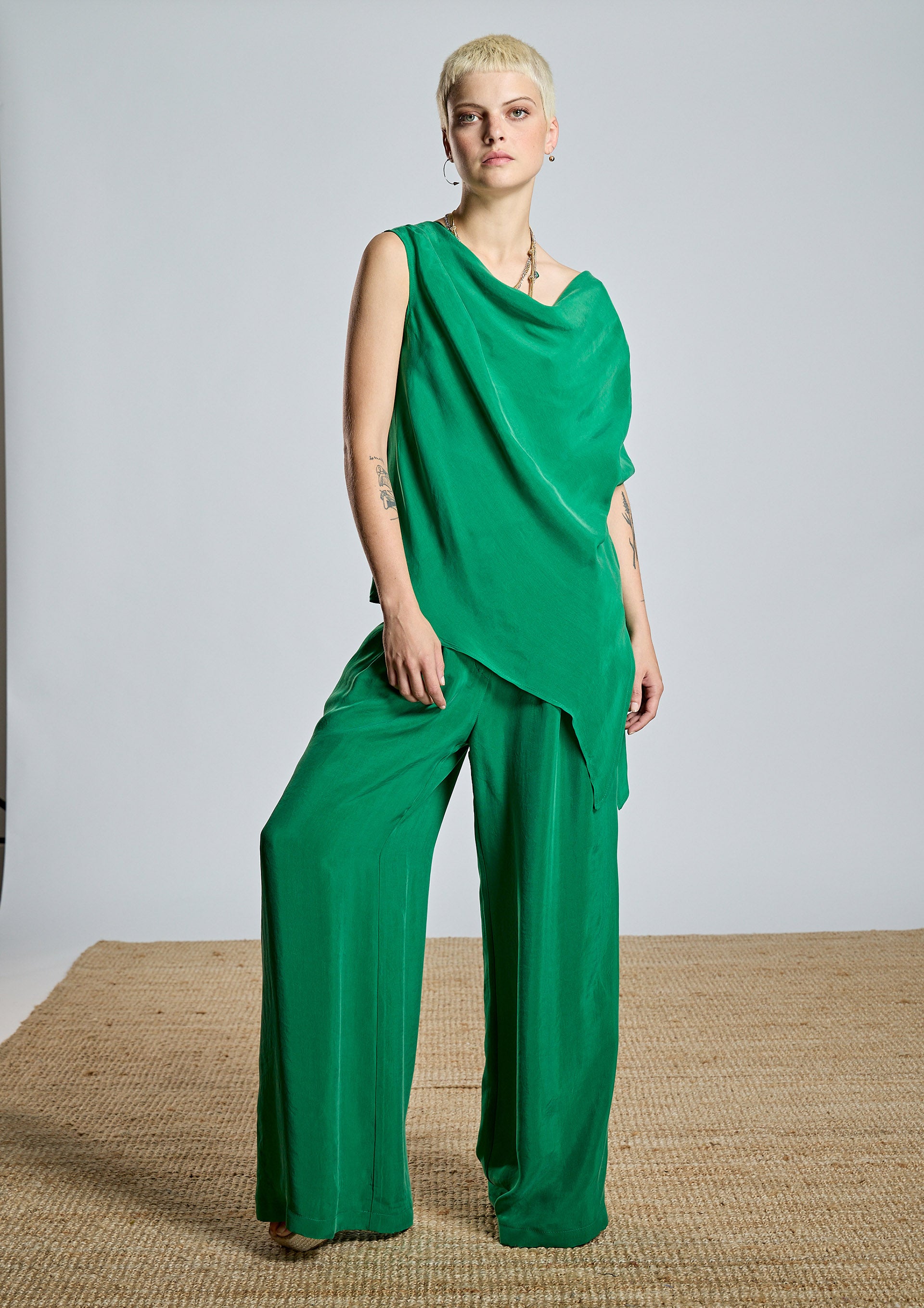 Pantalón ALBA CONDE fluido verde