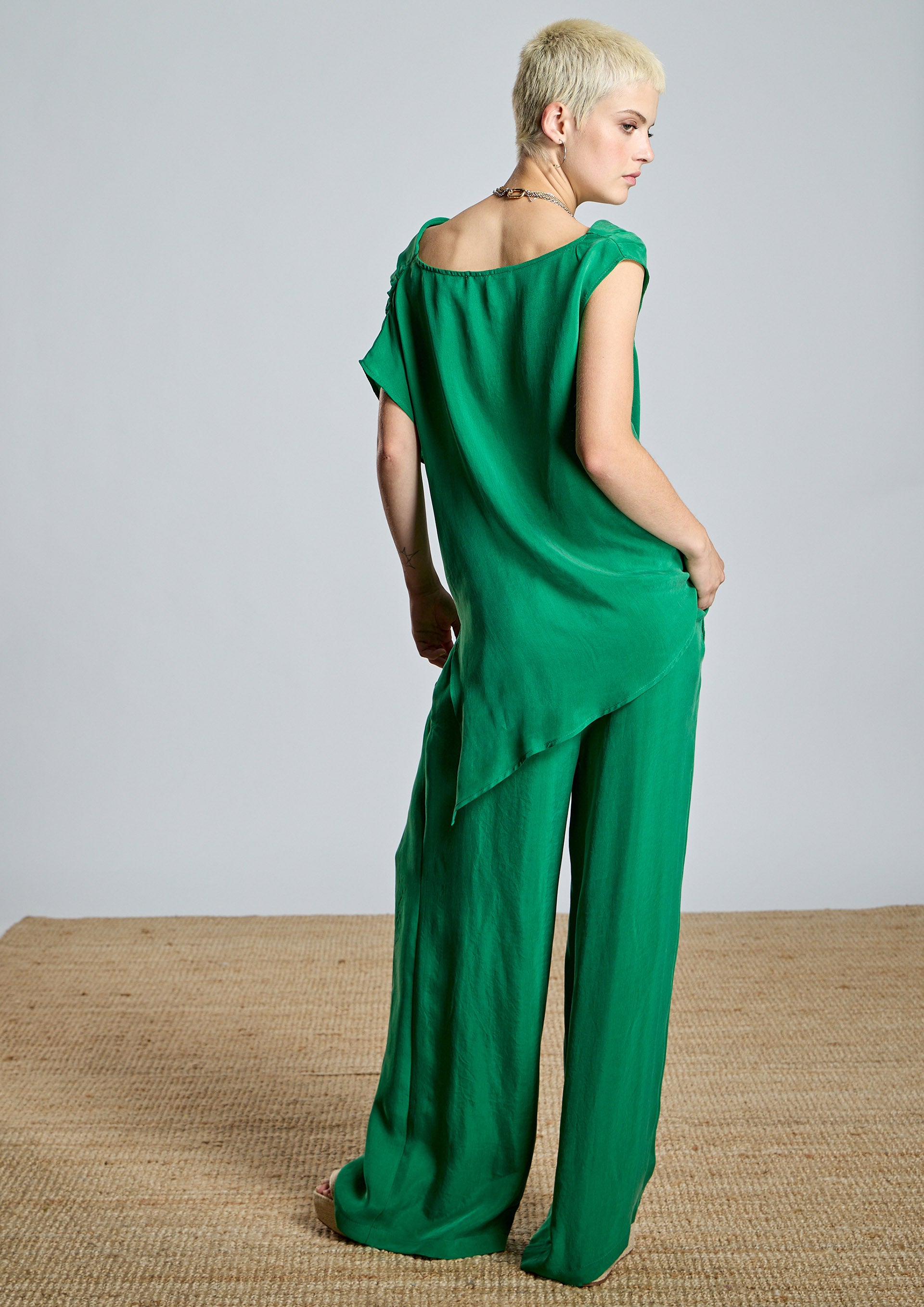 Pantalón ALBA CONDE fluido verde