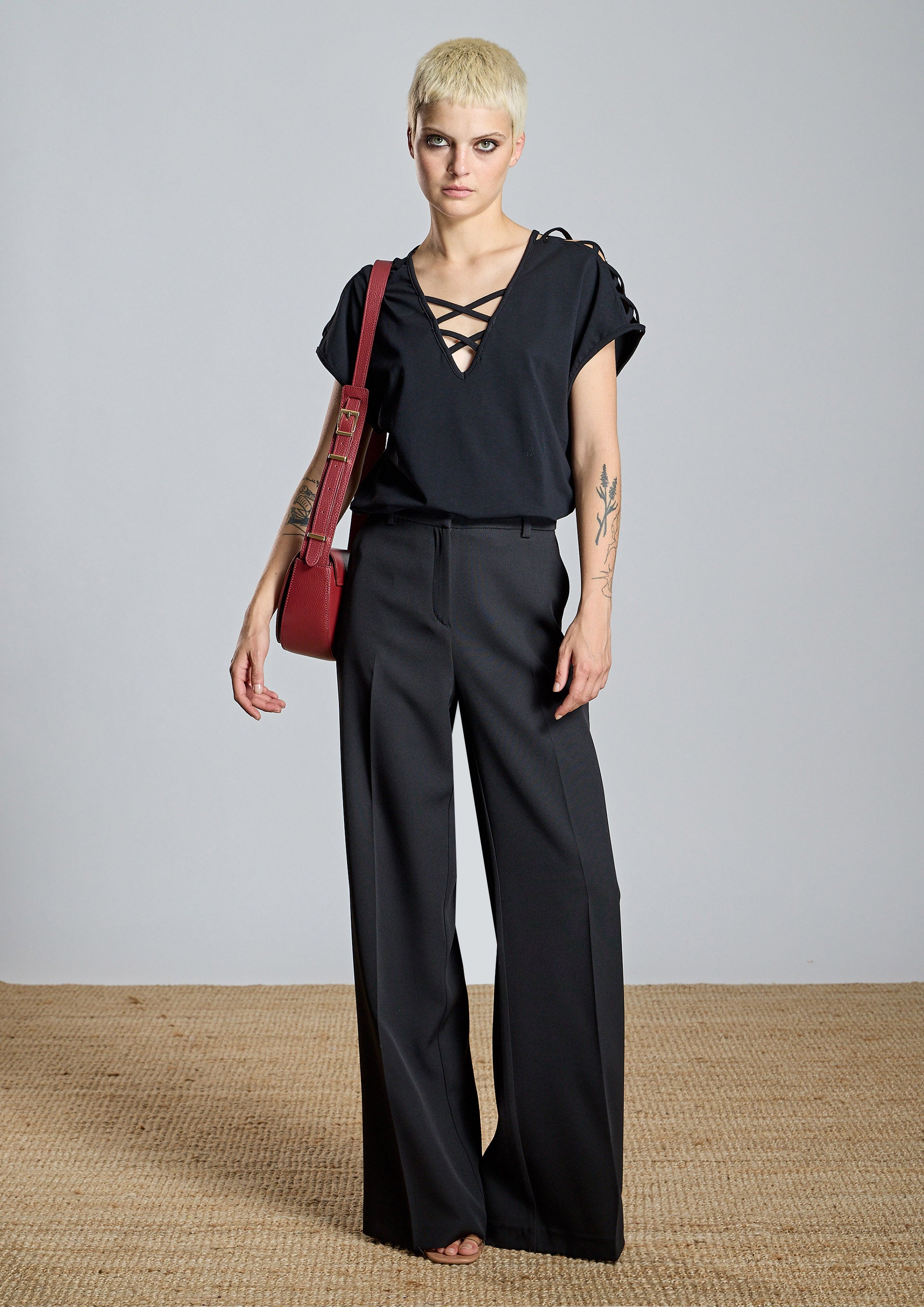 Pantalón ALBA CONDE recto color negro