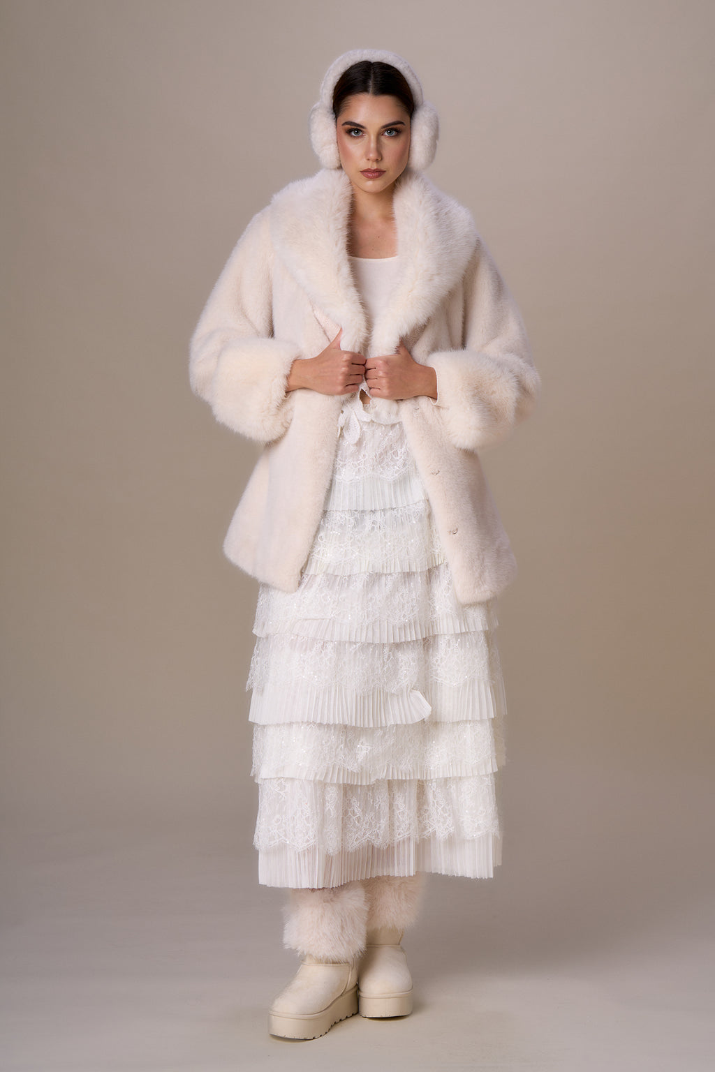 Abrigo NO SECRETS de simil piel crudo