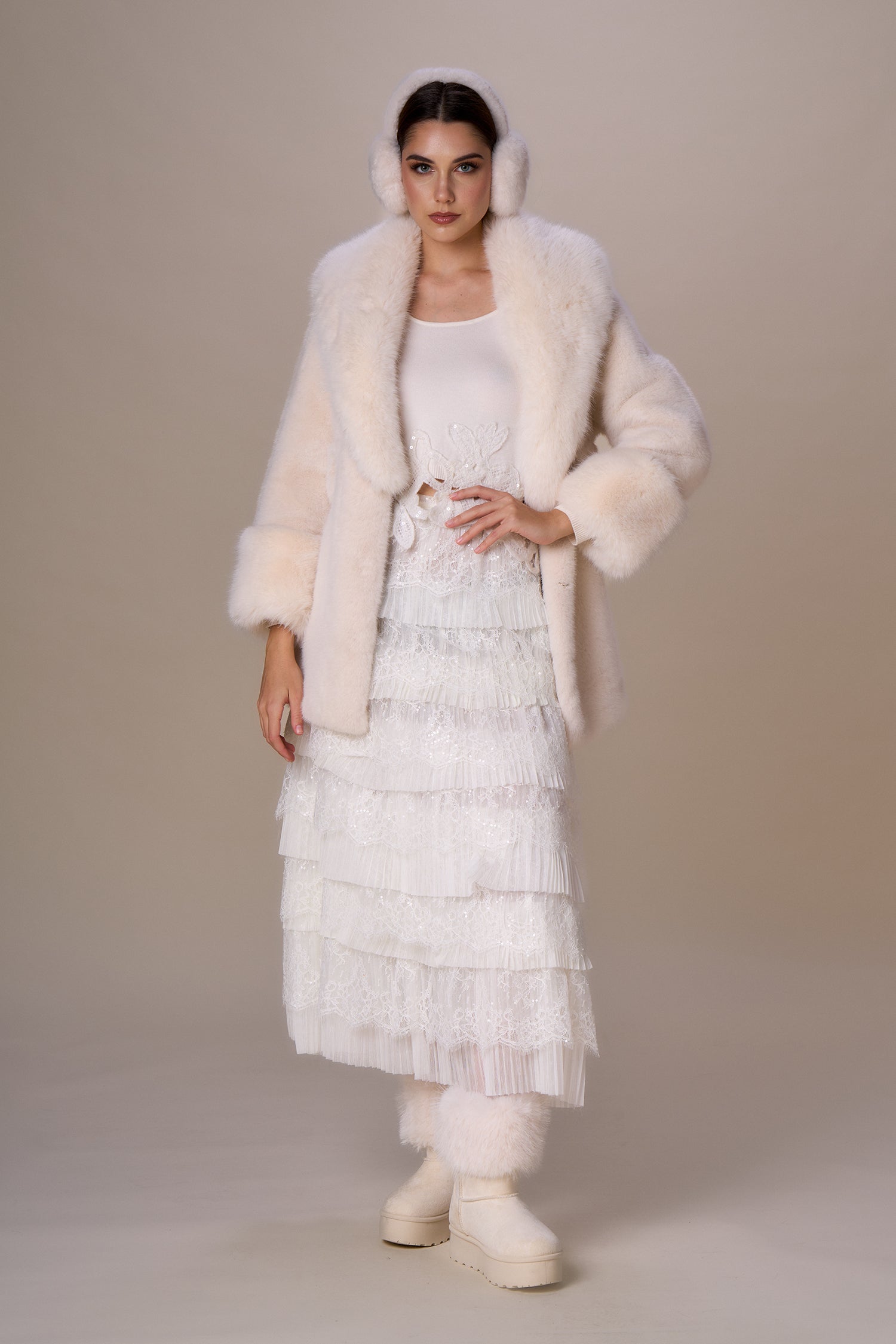 Abrigo NO SECRETS de simil piel crudo