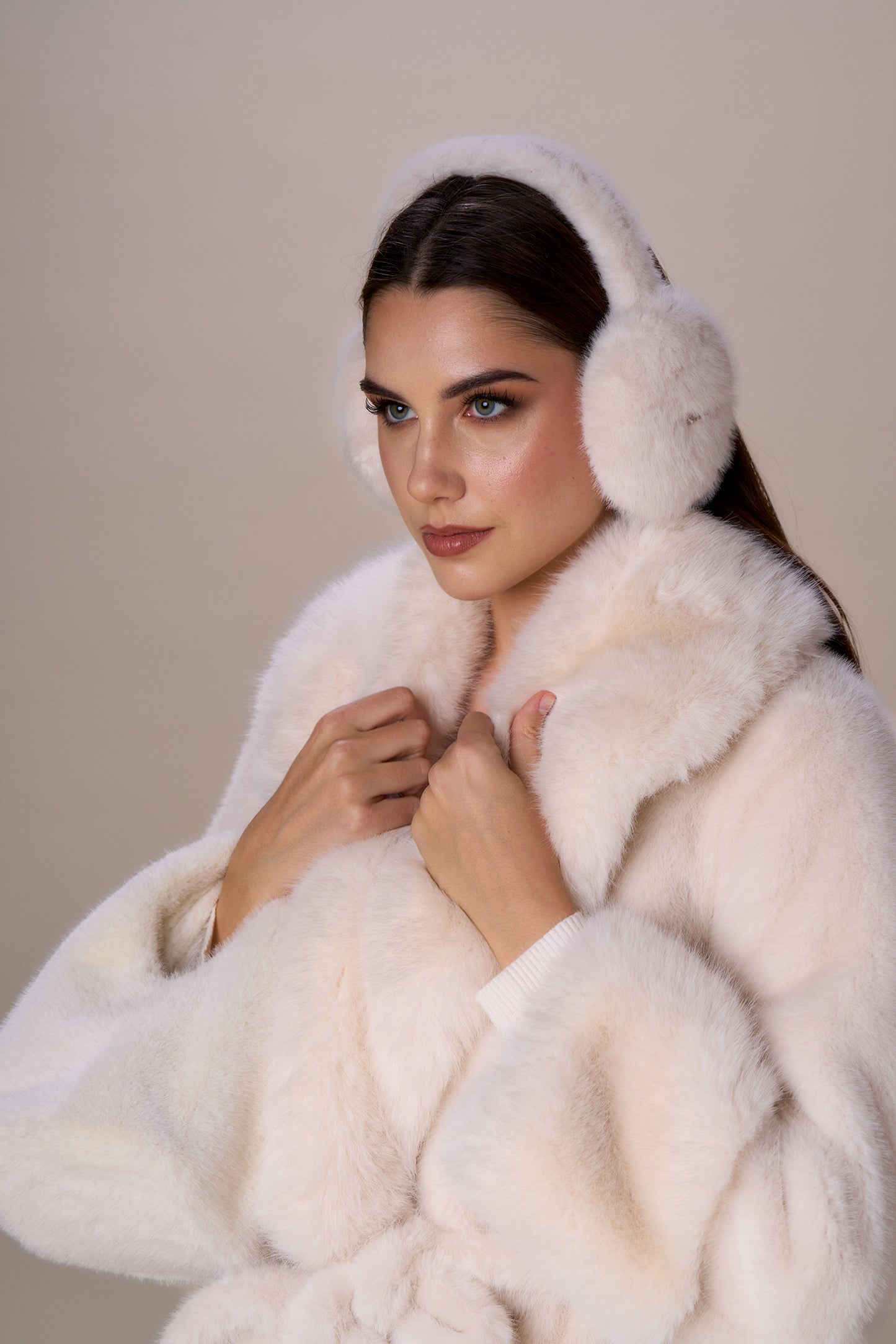 Abrigo NO SECRETS de simil piel crudo