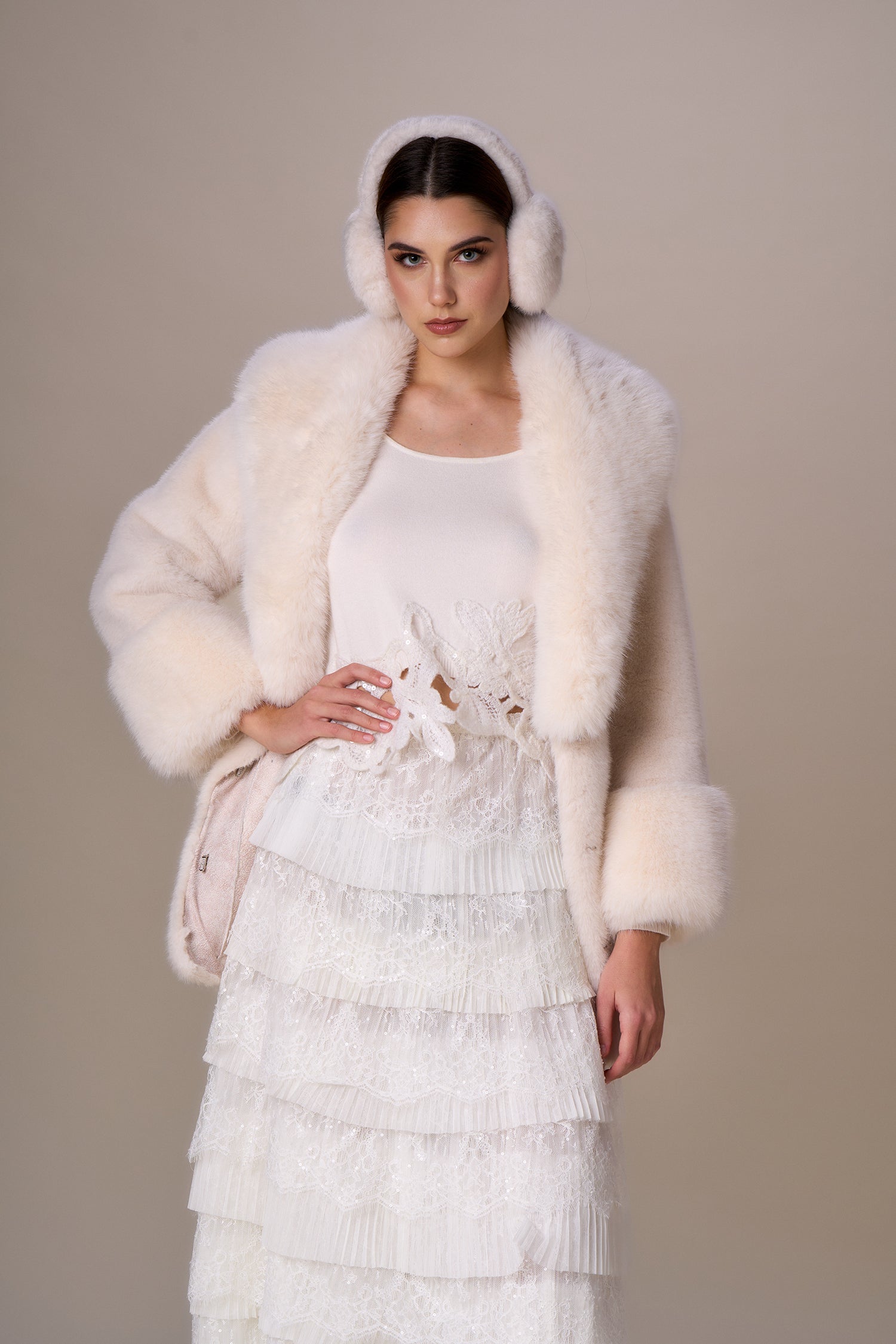 Abrigo NO SECRETS de simil piel crudo