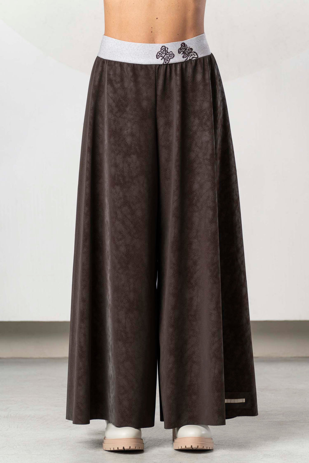Pantalón ELISA CAVALETTI corte palazzo en marrón chocolate