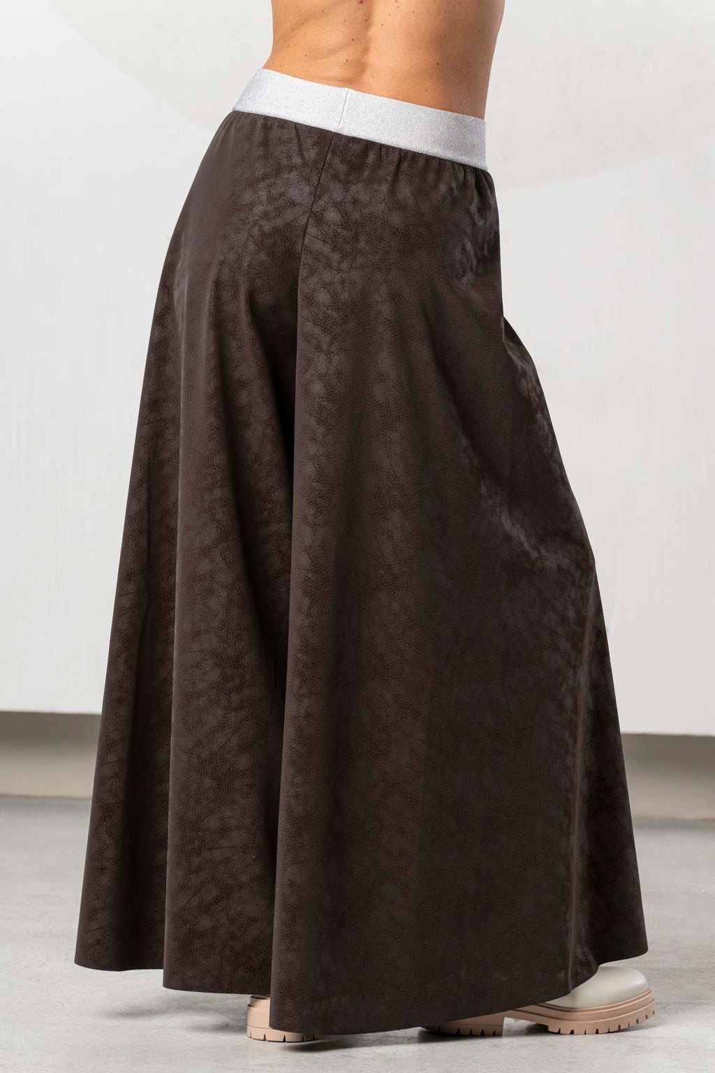 Pantalón ELISA CAVALETTI corte palazzo en marrón chocolate