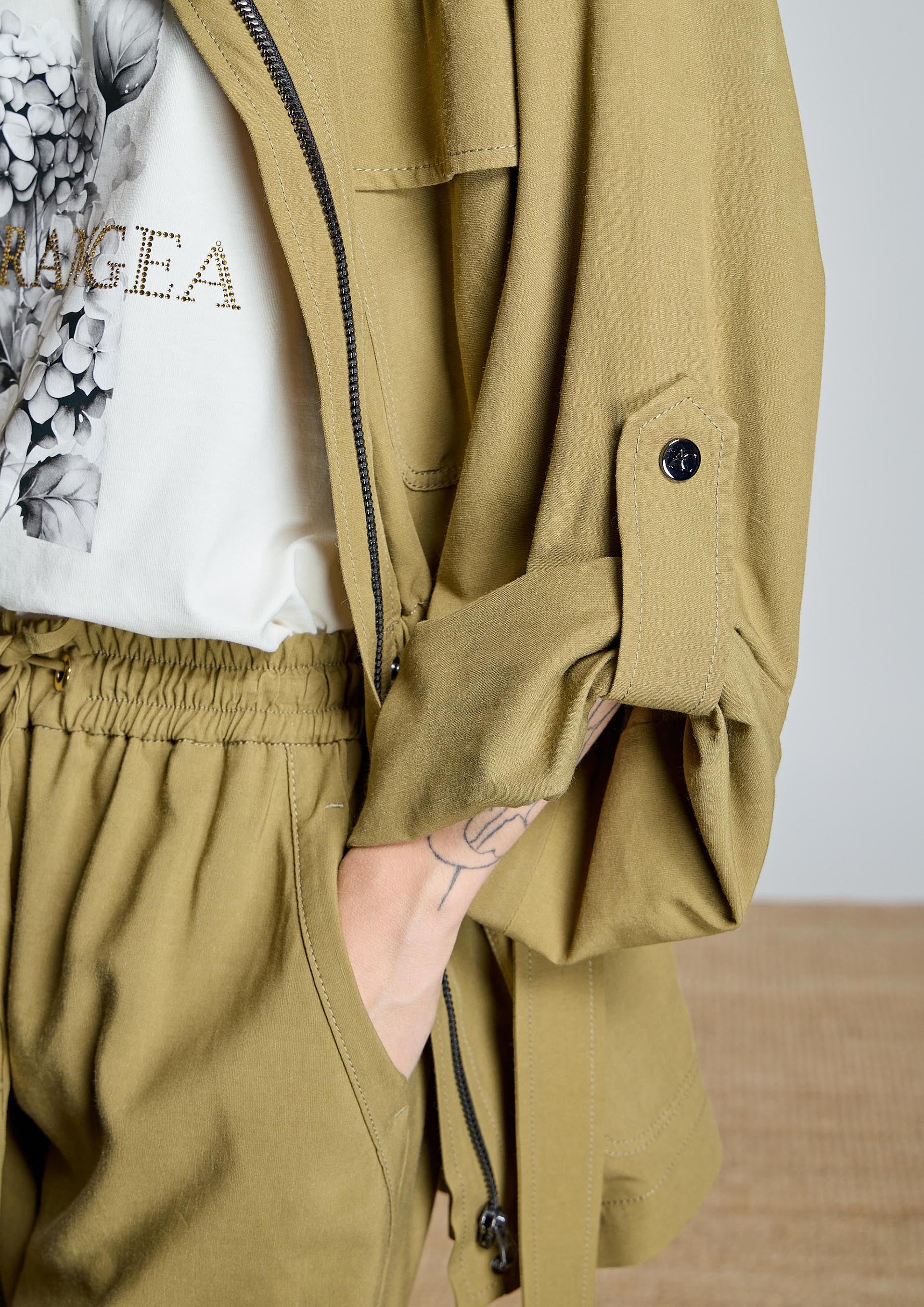 Chaqueta ALBA CONDE entretiempo color kaki