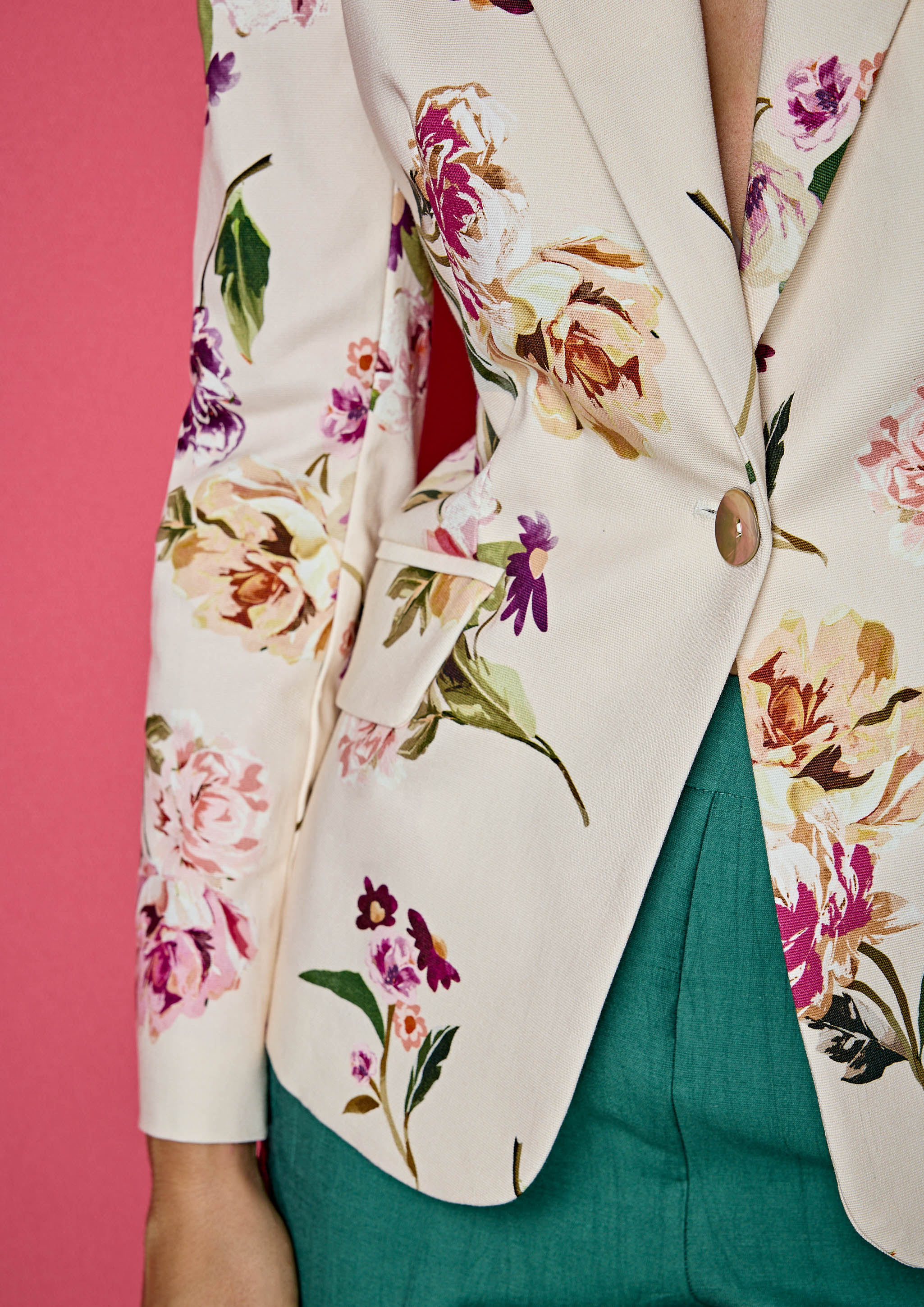 Chaqueta ALBA CONDE invitada estampado floral