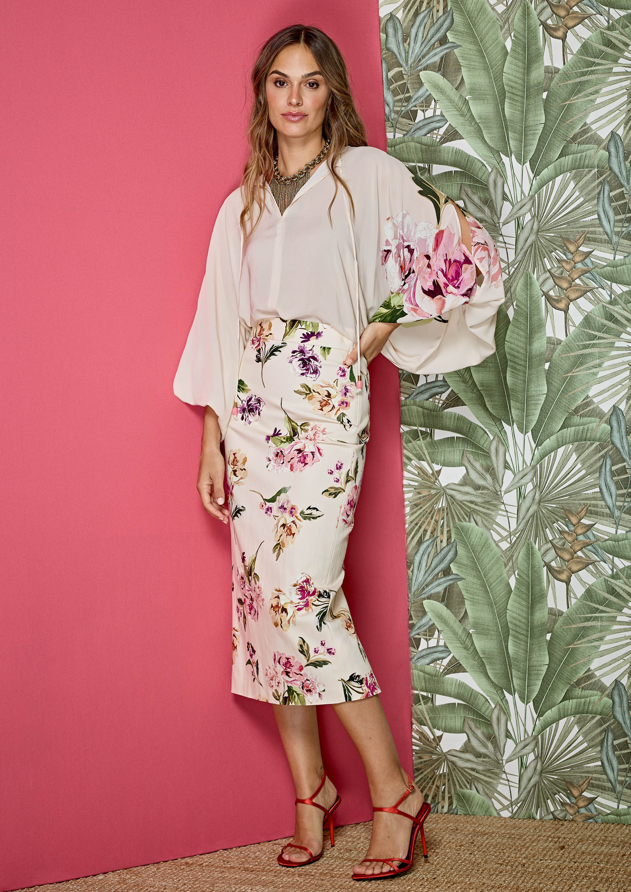 Falda ALBA CONDE entallada estampado floral