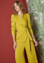 Blusa ALBA CONDE satinada color mostaza