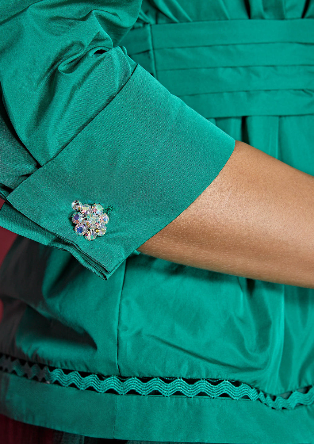 Blusa ALBA CONDE verde de invitada con lazada