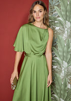 Vestido ALBA CONDE satinado color oliva