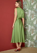 Vestido ALBA CONDE satinado color oliva