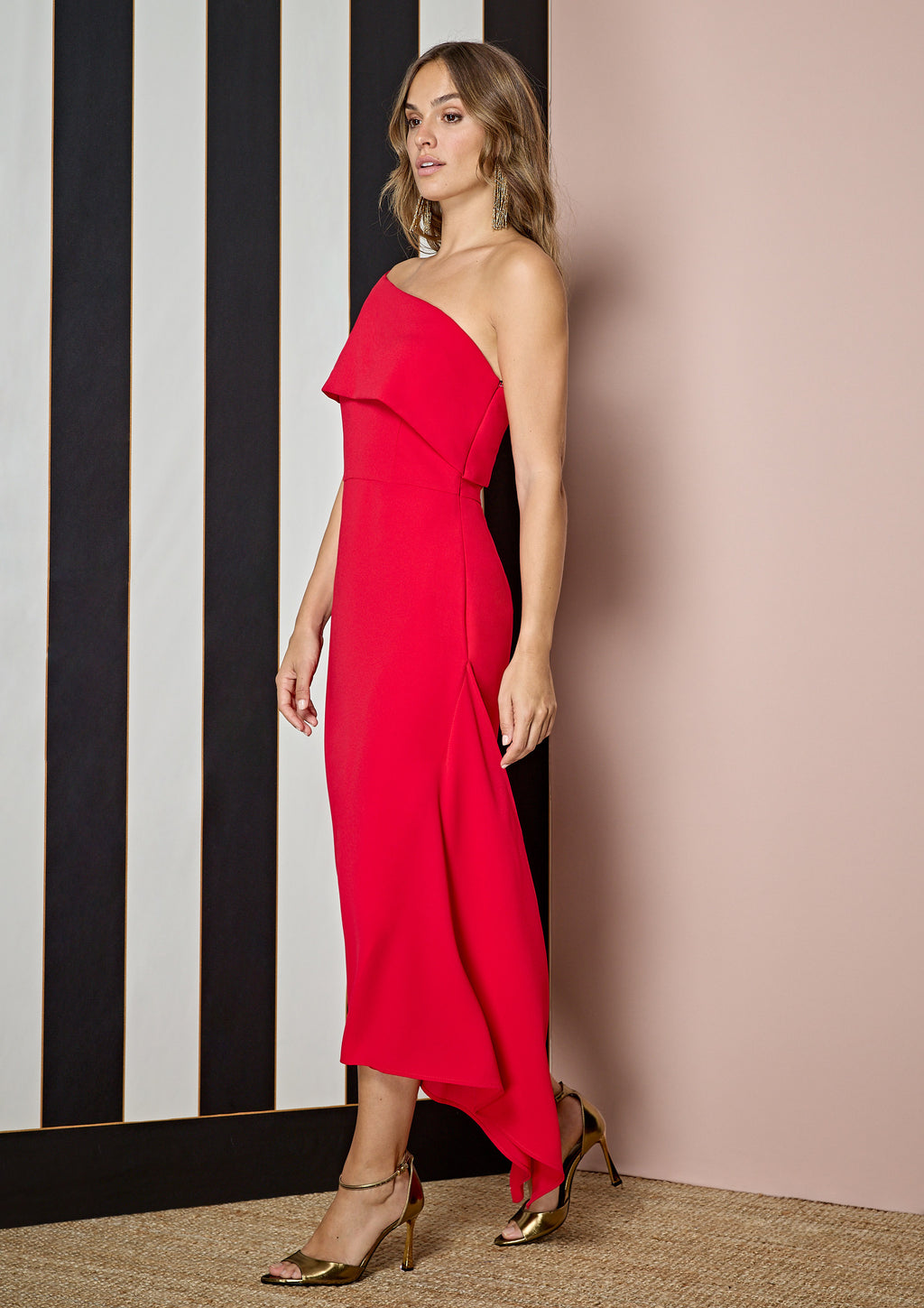 Vestido ALBA CONDE asimétrico color rojo