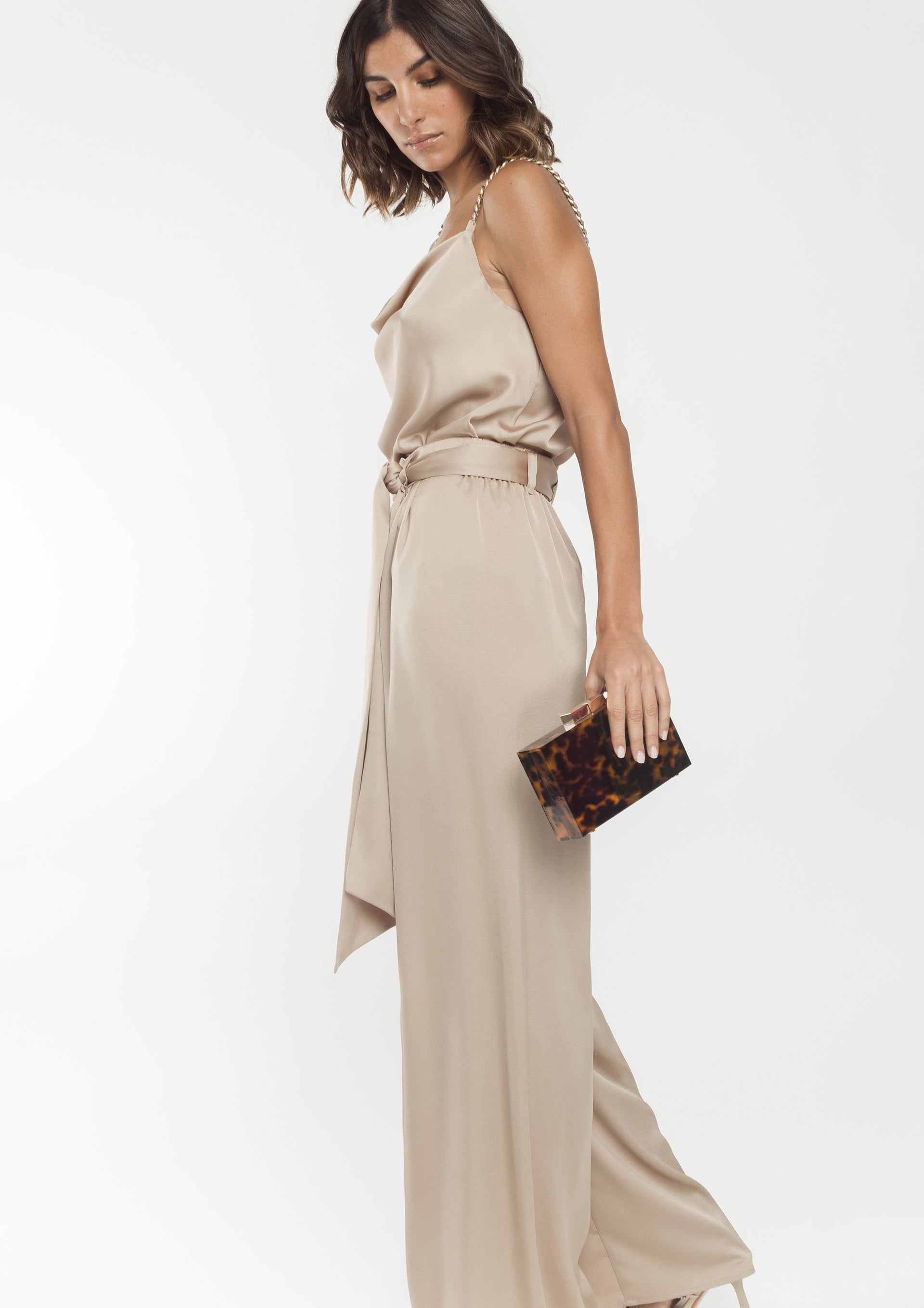 Pantalón ALBA CONDE satinado con lazada.