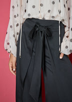 Pantalón ALBA CONDE de vestir con lazada