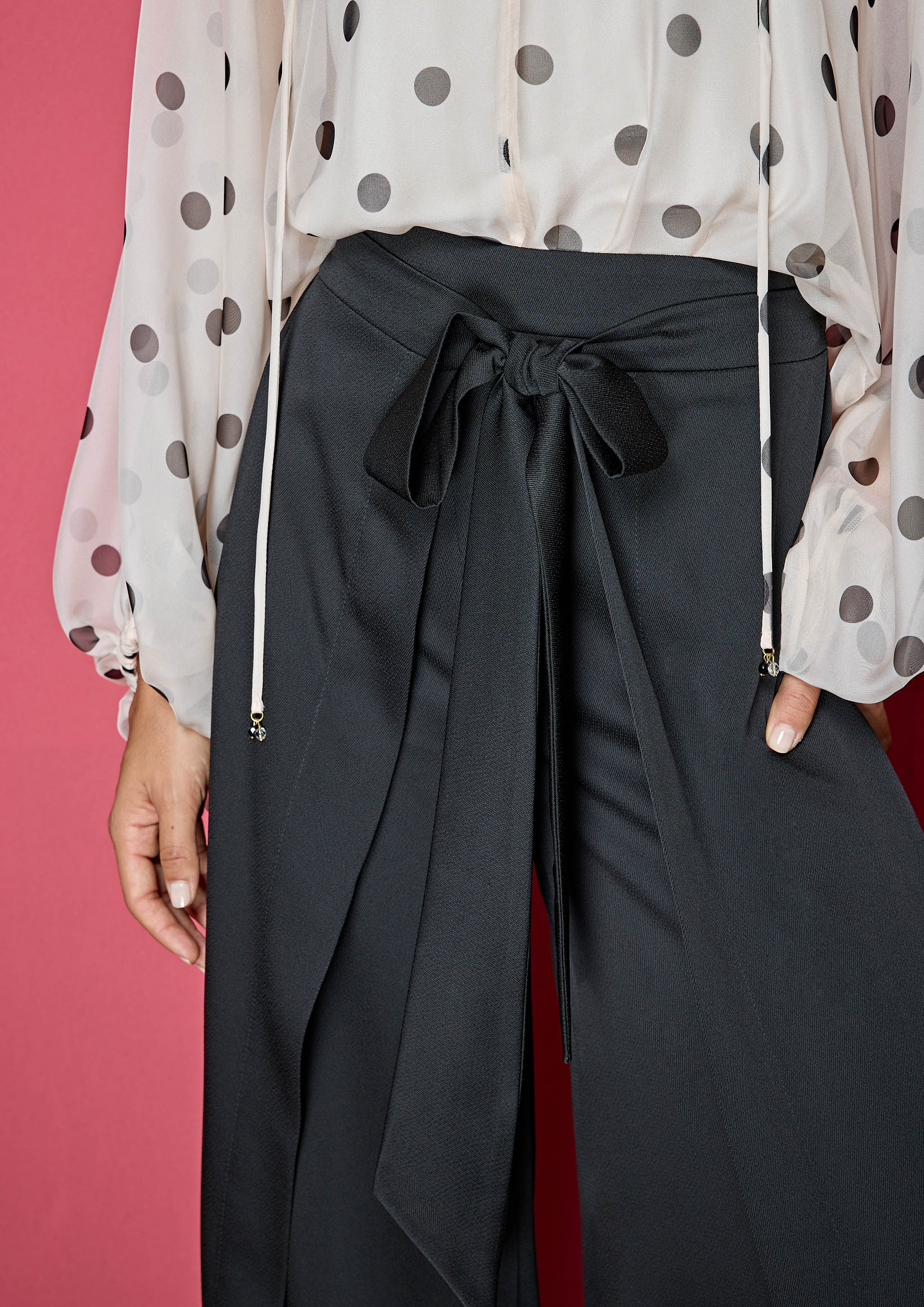 Pantalón ALBA CONDE de vestir con lazada