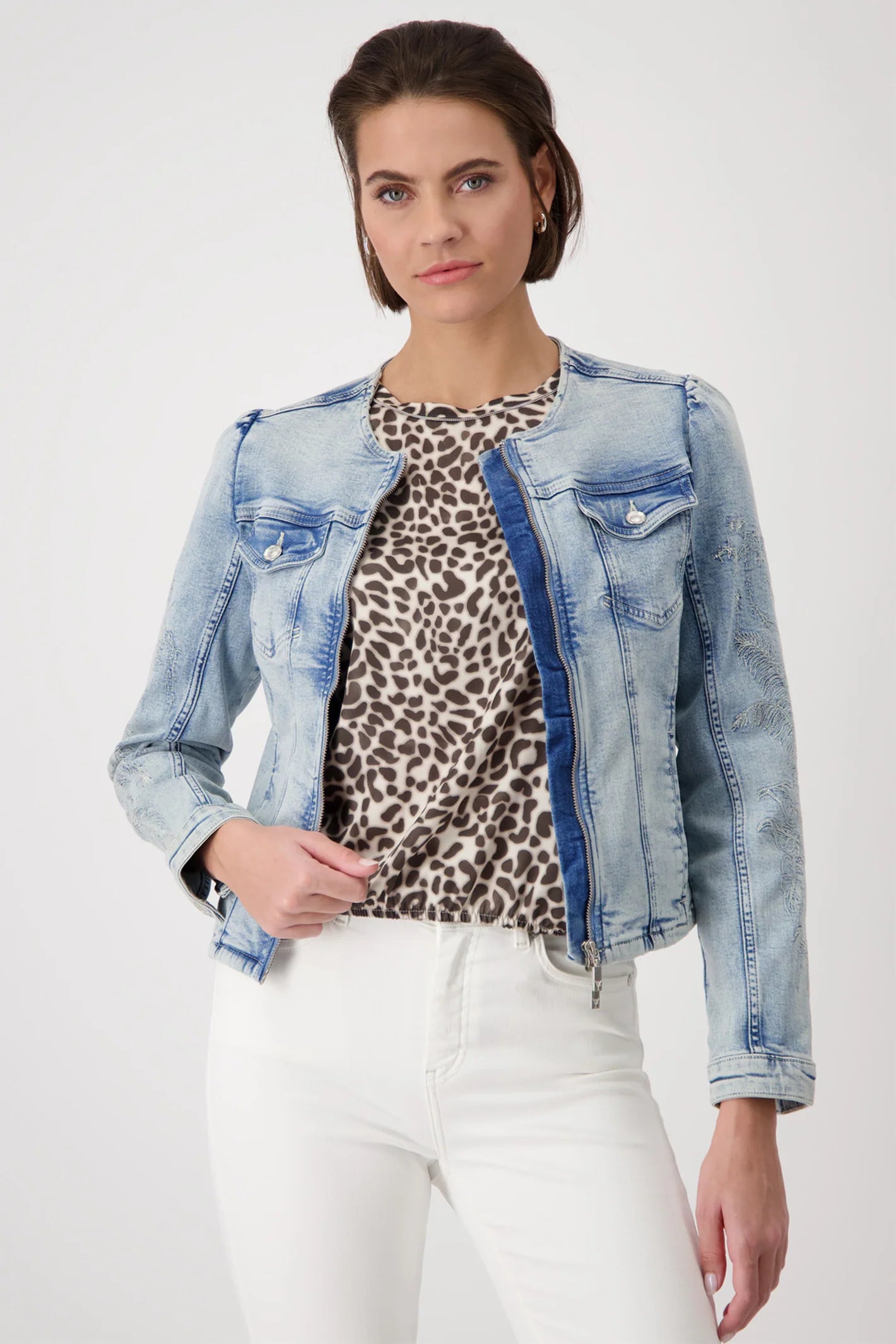 Cazadora MONARI jeans azul bordada