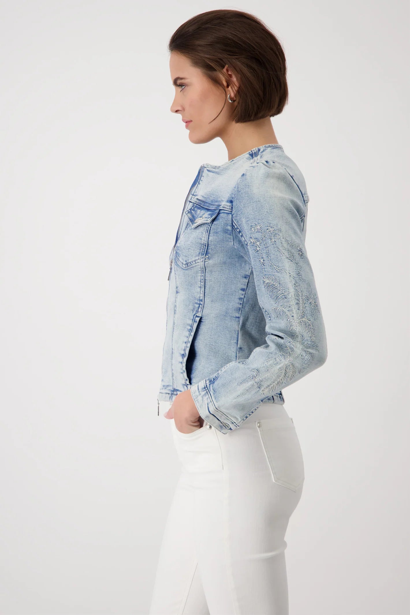Cazadora MONARI jeans azul bordada