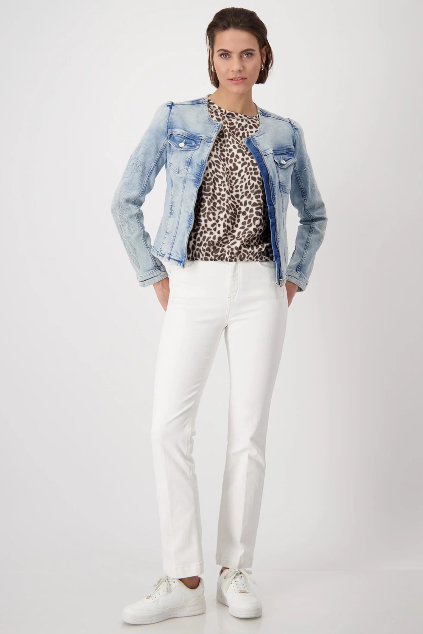 Cazadora MONARI jeans azul bordada