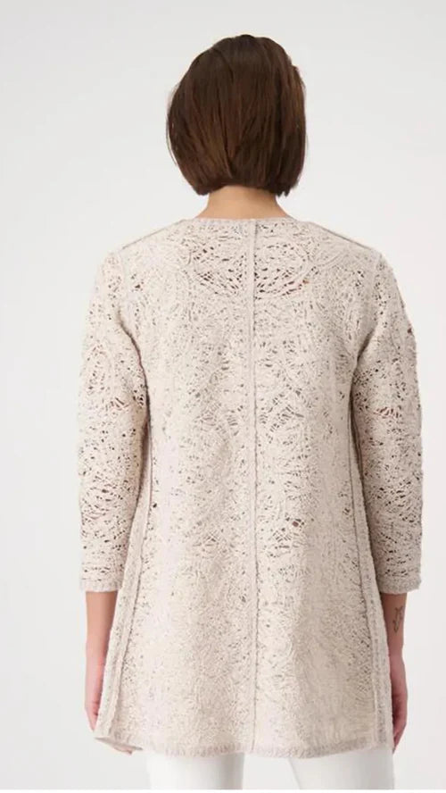 Abrigo MONARI de encaje color arena