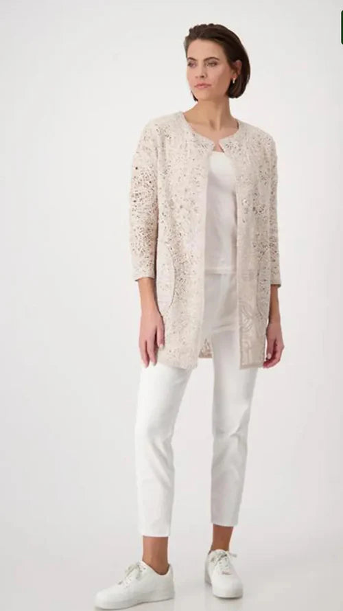 Abrigo MONARI de encaje color arena