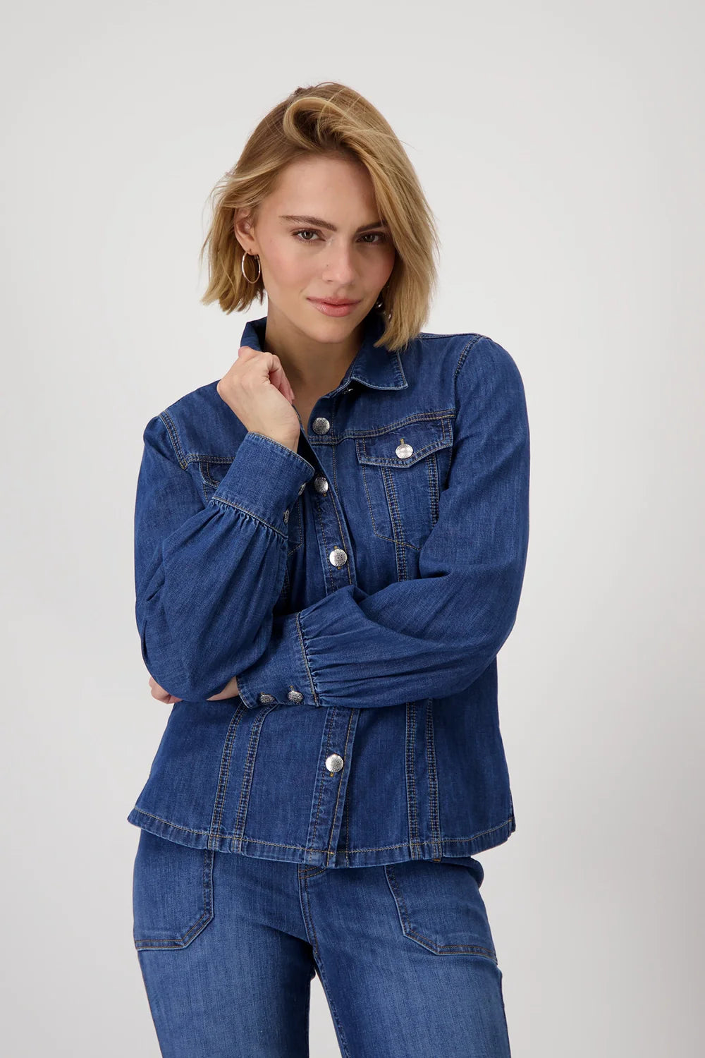 Blusa MONARI vaquera entallada