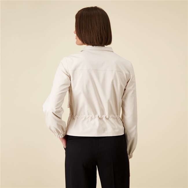 Chaqueta MONARI corta con cuello alto