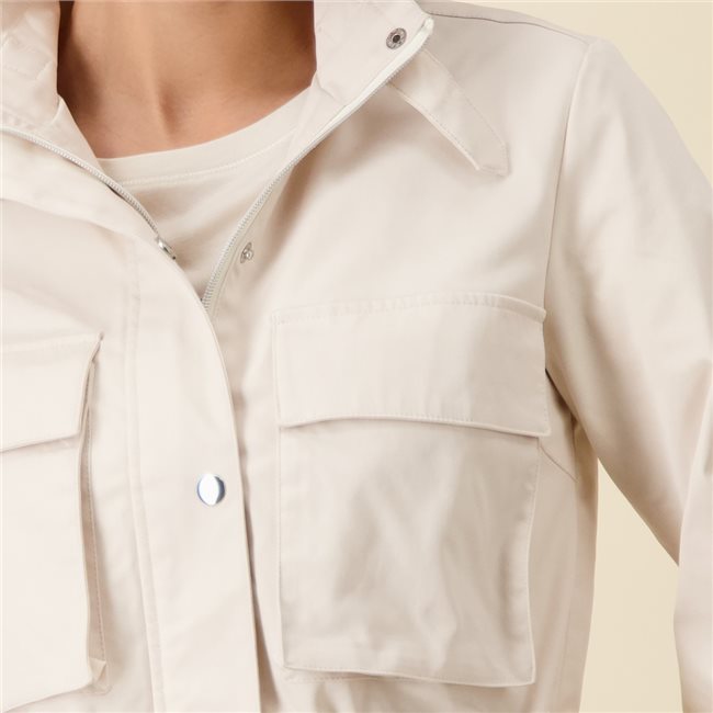 Chaqueta MONARI corta con cuello alto